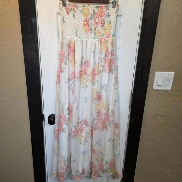 Old Navy Women's Floral Maxi Dress with Smocked Top- size medium NWOT - Picture 3 of 8